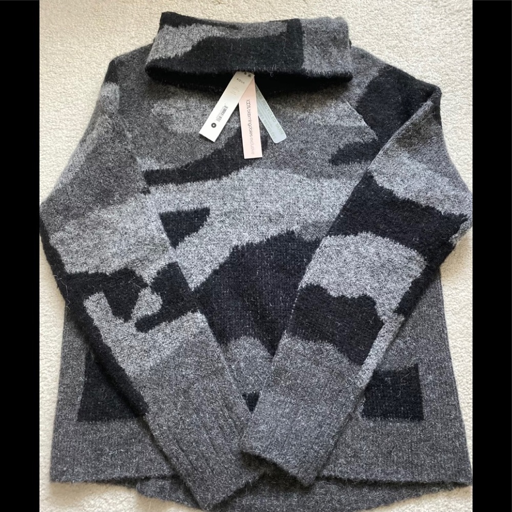 NEW Aqua Bloomingdale’s Women’s Knit Turtleneck Sweater Small Gray Camouflage - Picture 2 of 3